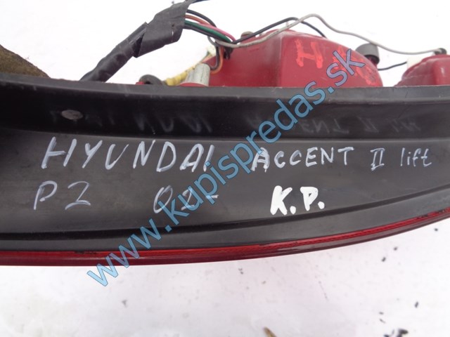 pravé zadné svetlo na hyundai accent II lift, 92402-257